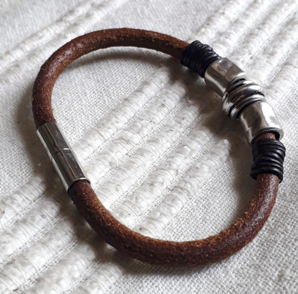 Bracelet en cuir frotté