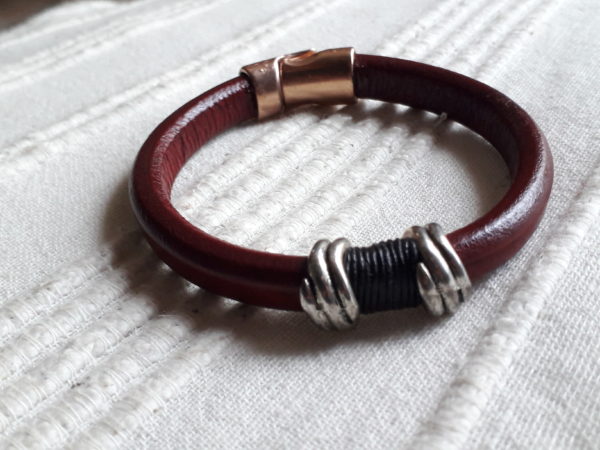 Bracelet en cuir rouge