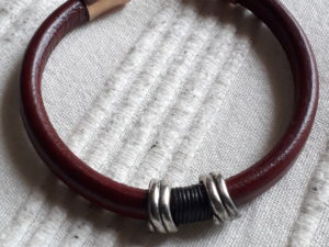 Bracelet cuir rouge homme